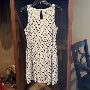 NWOT Medium old navy sleeveless dress in white with navy and lilac birds.